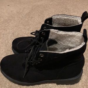 Black Boots fur lined women’s size 9.5